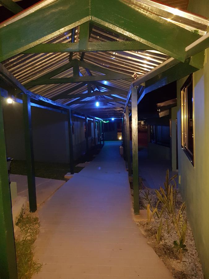 Mama Lee'S Lodge Yamoransa Esterno foto
